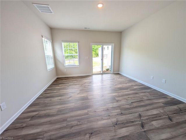 3156 Fall Hills Drive, Winston-salem, NC 27103
