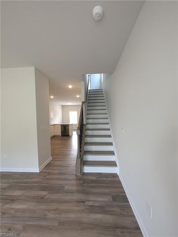 3156 Fall Hills Drive, Winston-salem, NC 27103