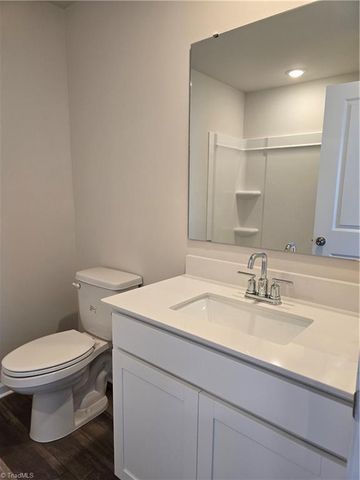3156 Fall Hills Drive, Winston-salem, NC 27103