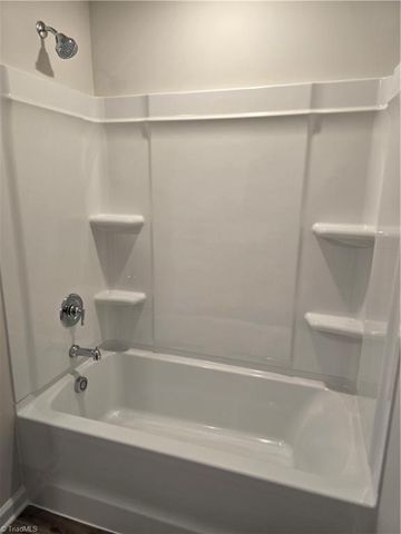 3156 Fall Hills Drive, Winston-salem, NC 27103