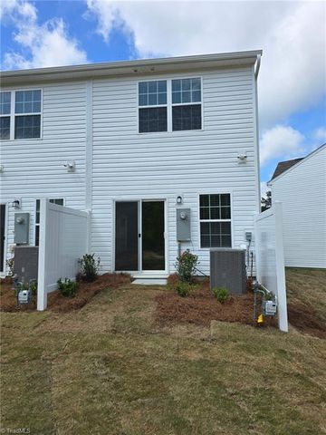 3156 Fall Hills Drive, Winston-salem, NC 27103