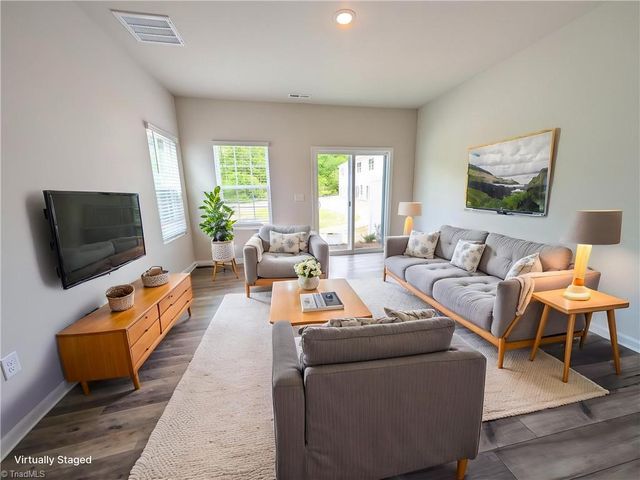 3156 Fall Hills Drive, Winston-salem, NC 27103