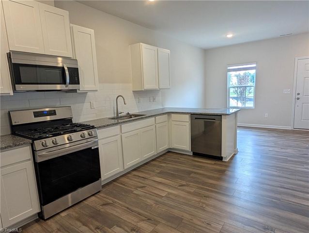 3156 Fall Hills Drive, Winston-salem, NC 27103