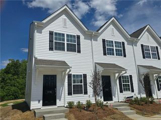 3156 Fall Hills Drive, Winston-salem, NC 27103