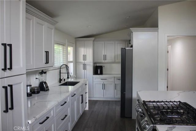2128 W Larkspur, Orange, CA 92868