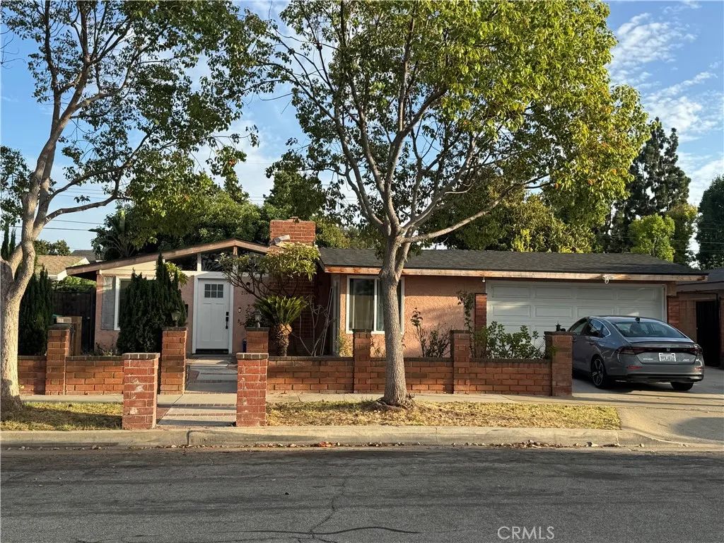 2128 W Larkspur, Orange, CA 92868