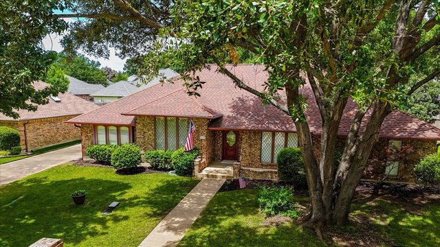 1115 Shady Oak Trail, Mansfield, TX 76063