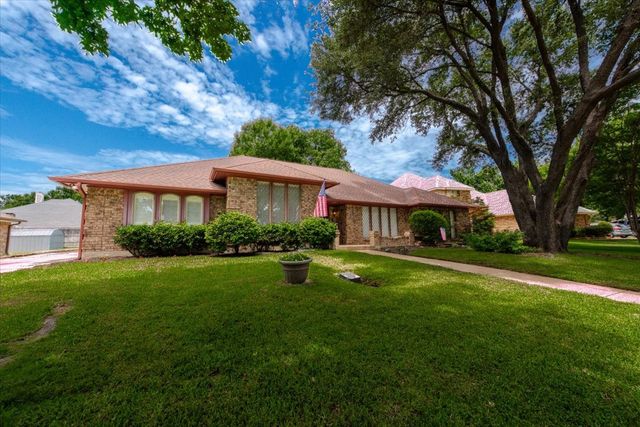 1115 Shady Oak Trail, Mansfield, TX 76063