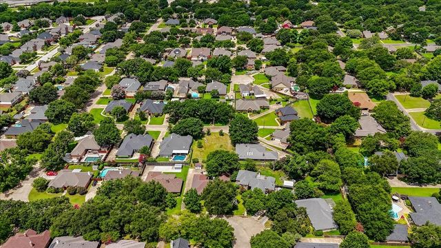 1115 Shady Oak Trail, Mansfield, TX 76063