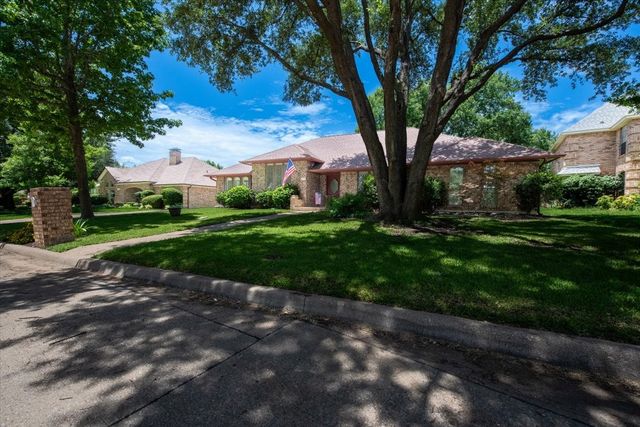 1115 Shady Oak Trail, Mansfield, TX 76063