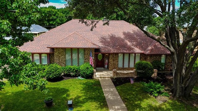 1115 Shady Oak Trail, Mansfield, TX 76063