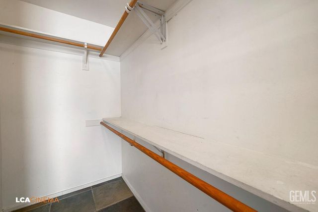 9727 Battersea Park Drive, Bakersfield, CA 93312