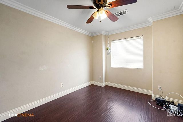 9727 Battersea Park Drive, Bakersfield, CA 93312