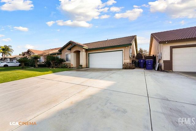 9727 Battersea Park Drive, Bakersfield, CA 93312