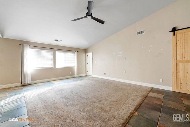 9727 Battersea Park Drive, Bakersfield, CA 93312