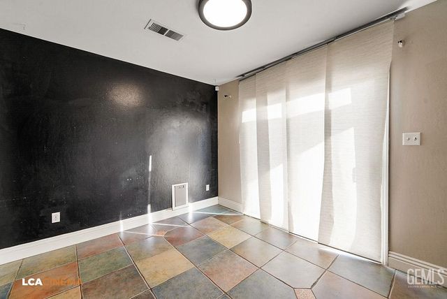 9727 Battersea Park Drive, Bakersfield, CA 93312