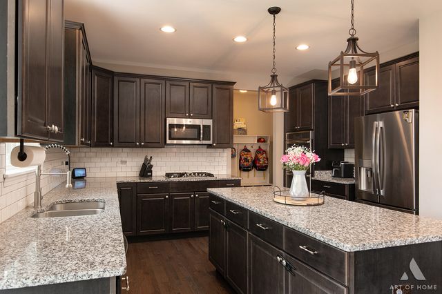 16155 W Sagebrook Drive, Lockport, IL 60441