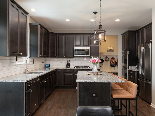 16155 W Sagebrook Drive, Lockport, IL 60441
