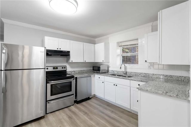 116 Lake Pointe Court, Stockbridge, GA 30281