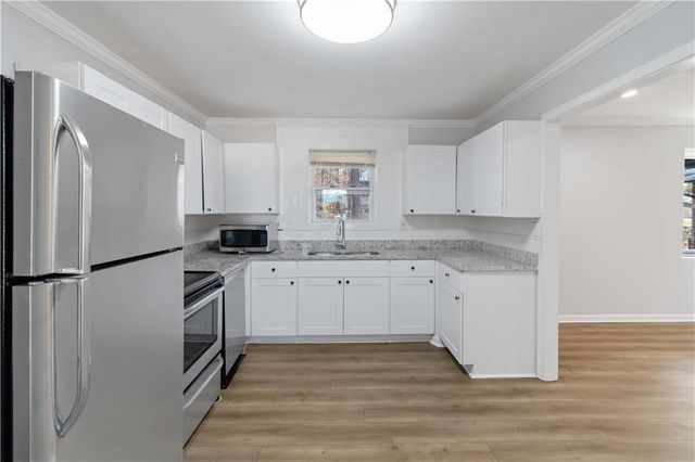 116 Lake Pointe Court, Stockbridge, GA 30281