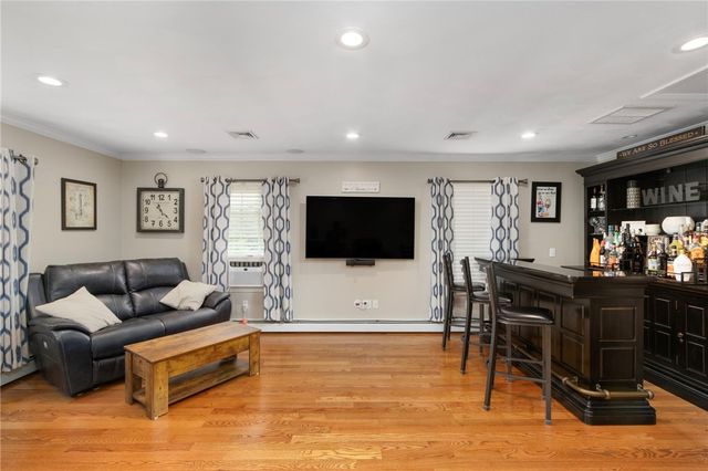 25 Factory Pond Circle, Smithfield, RI 02828