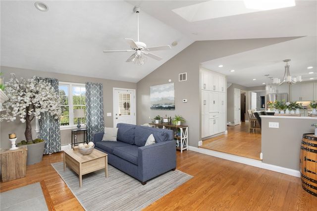 25 Factory Pond Circle, Smithfield, RI 02828