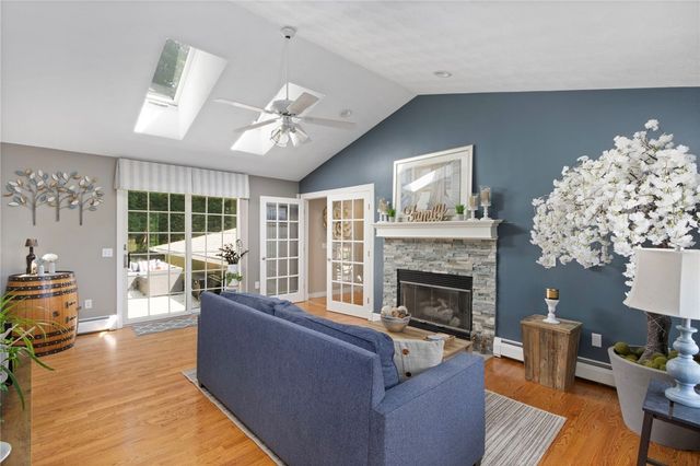25 Factory Pond Circle, Smithfield, RI 02828