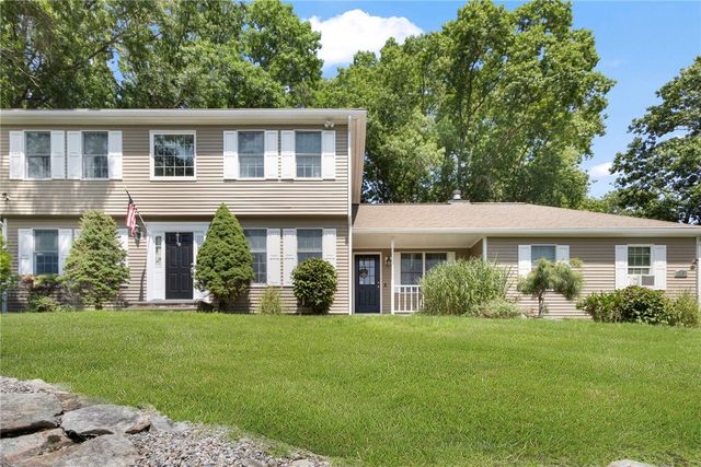 25 Factory Pond Circle, Smithfield, RI 02828