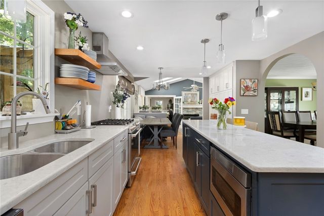 25 Factory Pond Circle, Smithfield, RI 02828