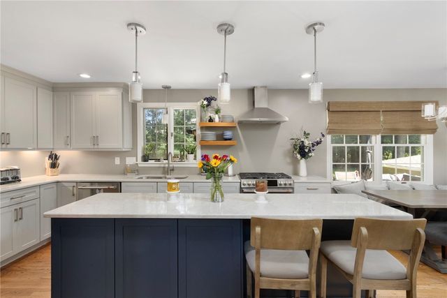 25 Factory Pond Circle, Smithfield, RI 02828