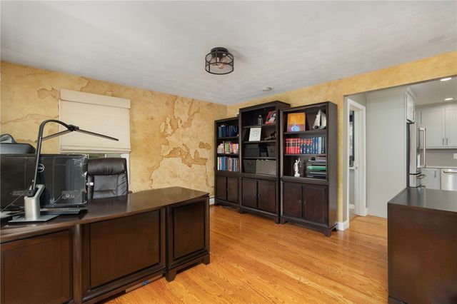 25 Factory Pond Circle, Smithfield, RI 02828