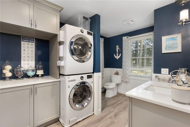 25 Factory Pond Circle, Smithfield, RI 02828