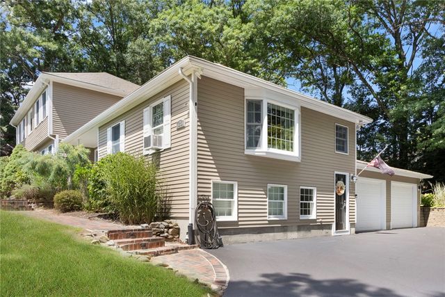 25 Factory Pond Circle, Smithfield, RI 02828