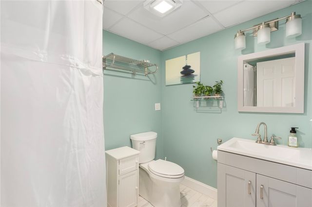 25 Factory Pond Circle, Smithfield, RI 02828