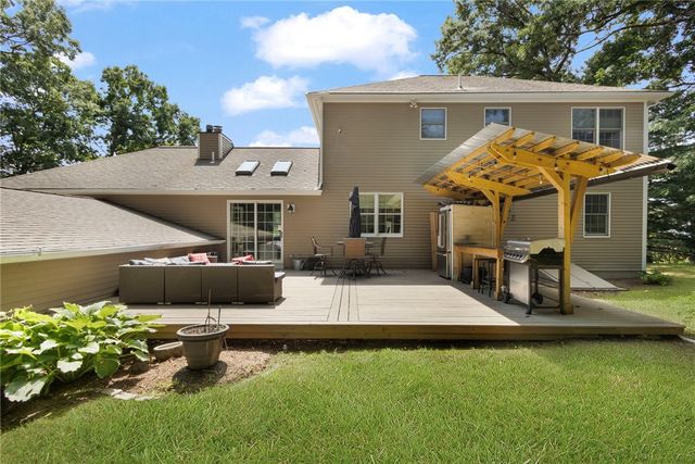25 Factory Pond Circle, Smithfield, RI 02828