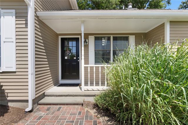 25 Factory Pond Circle, Smithfield, RI 02828