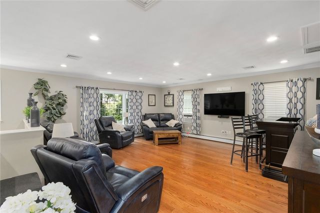 25 Factory Pond Circle, Smithfield, RI 02828