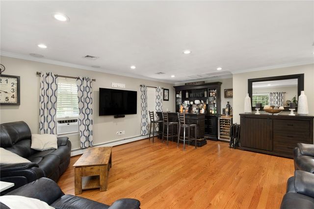 25 Factory Pond Circle, Smithfield, RI 02828
