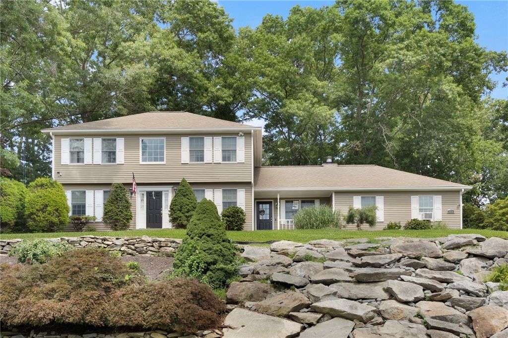 25 Factory Pond Circle, Smithfield, RI 02828