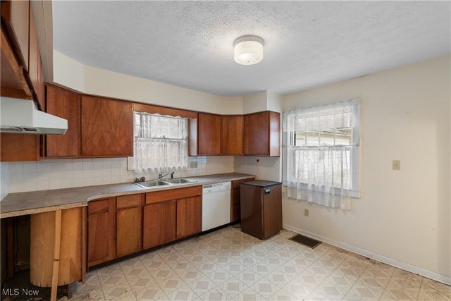 353 Southeast Avenue, Tallmadge, OH 44278