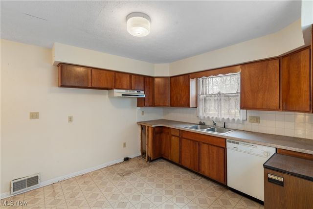 353 Southeast Avenue, Tallmadge, OH 44278