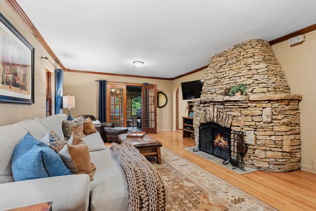 28W670 Batavia Road, Warrenville, IL 60555