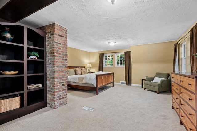 28W670 Batavia Road, Warrenville, IL 60555