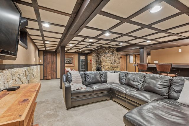 28W670 Batavia Road, Warrenville, IL 60555
