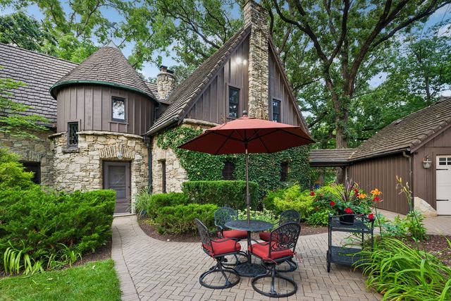 28W670 Batavia Road, Warrenville, IL 60555