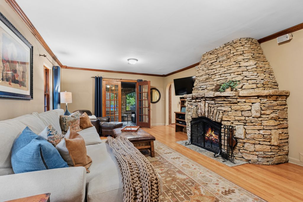 28W670 Batavia Road, Warrenville, IL 60555 — photo 2