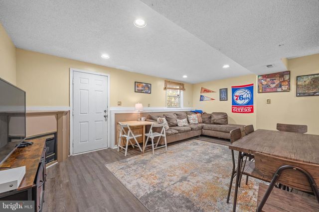 9 REDWOOD CT, Glassboro, NJ 08028