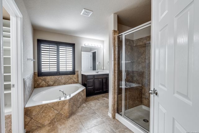 333 Atalaya, Cibolo, TX 78108