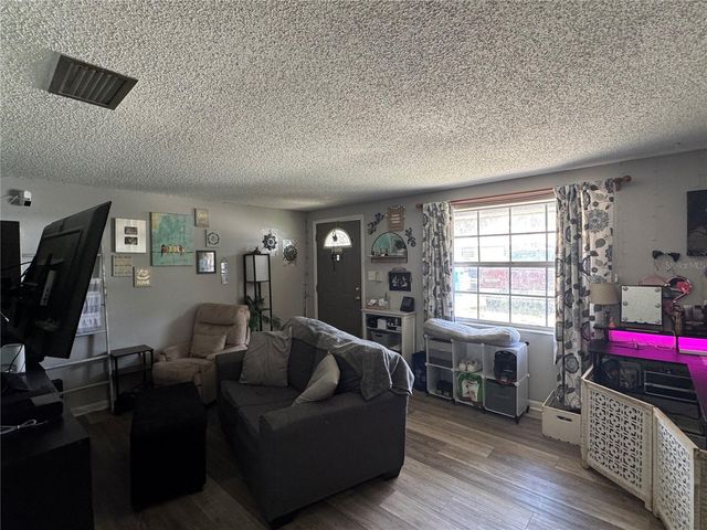 1004 MELROSE STREET, Seffner, FL 33584