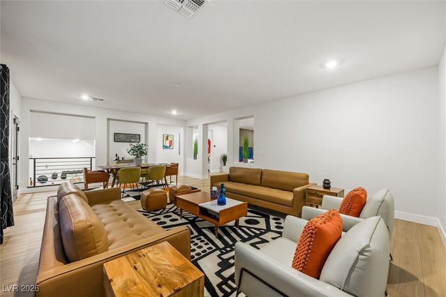 7085 Sunland Hills Avenue, Las Vegas, NV 89113